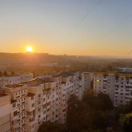 Hostel Bulevard Stefan Cel Mare 64-11